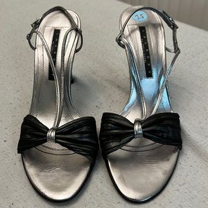 Laundry by Shelli Segal Silver Slingback 3-3/4” heels